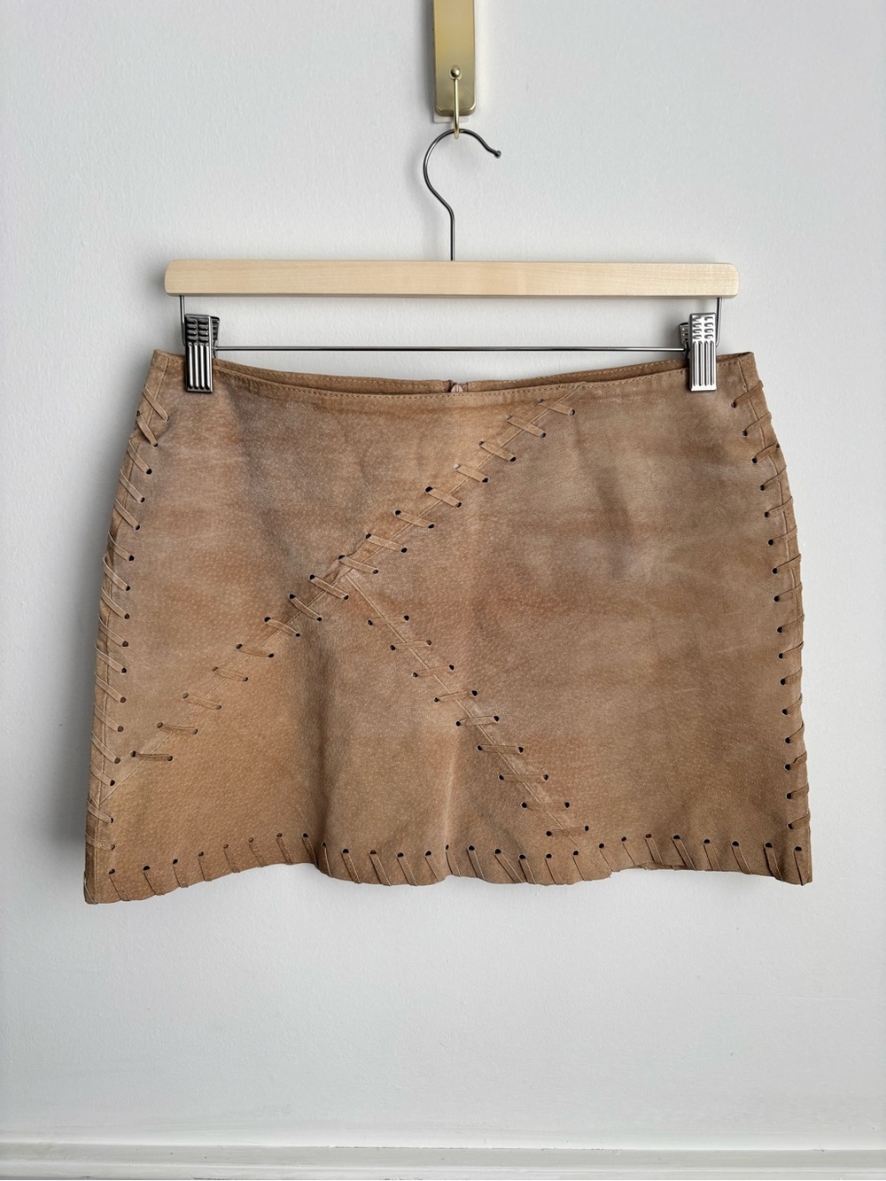 Unique Retro Western Style Women’s Suede Mini Skirt- Tan- Size 7